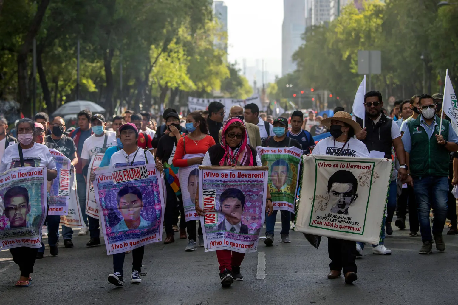 manifestacion en cdmx en exigencia de justicia por caso ayotzinapa