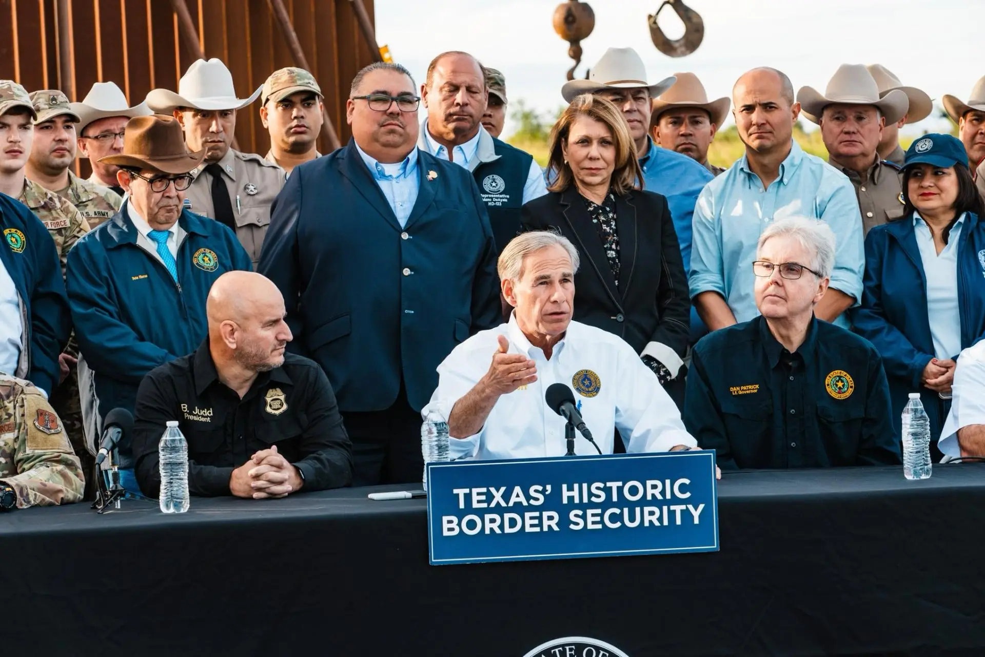 greg abbott texas migrantes