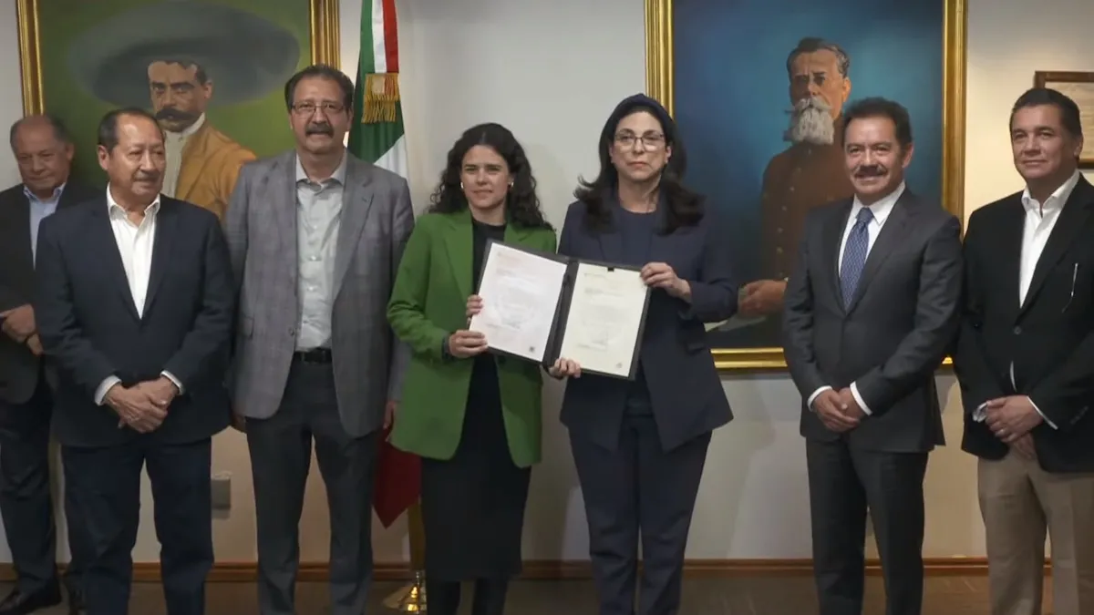 entrega luisa alcalde el paquete de reformas de amlo a la camara de diputados 1.jpg