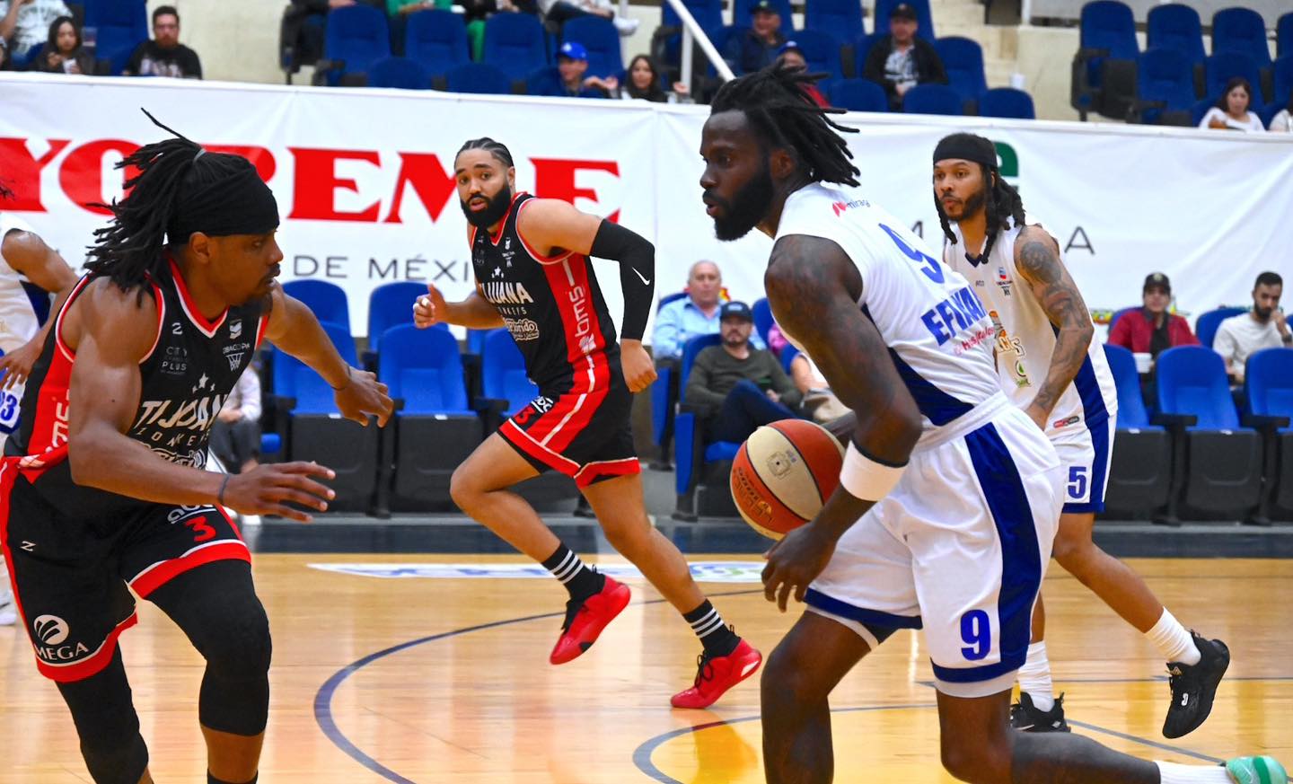 Zonkeys vs. Halcones