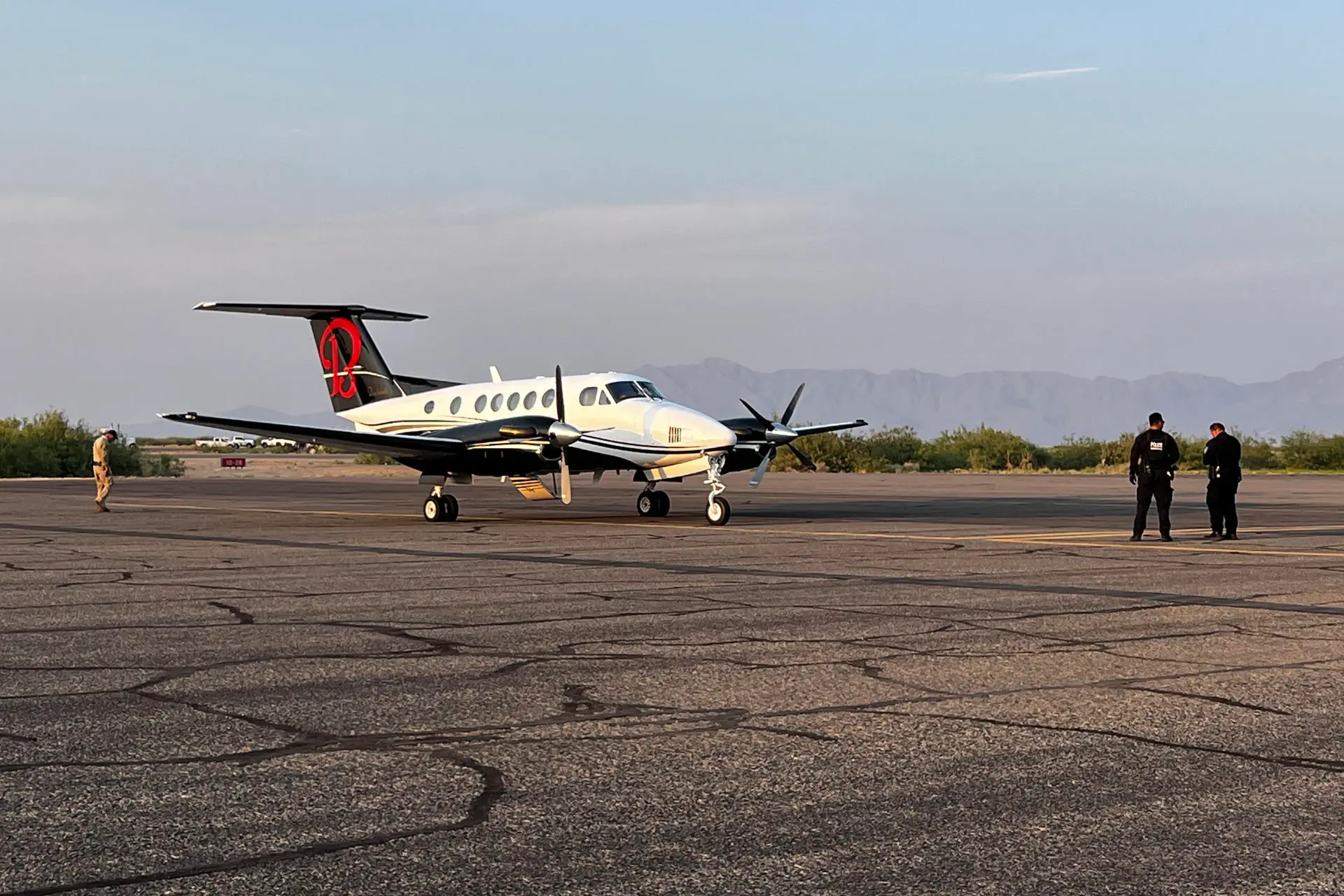 ismael mayo zambada joaquin guzman lopez avion