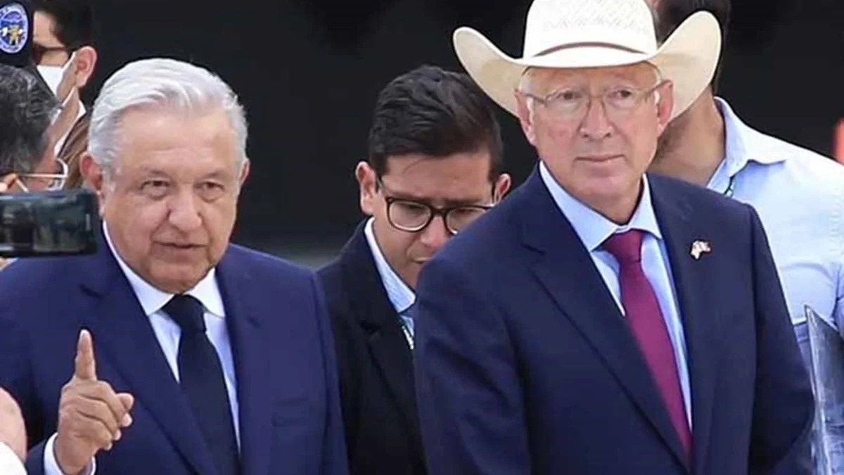 AMLO KenSalazar 1