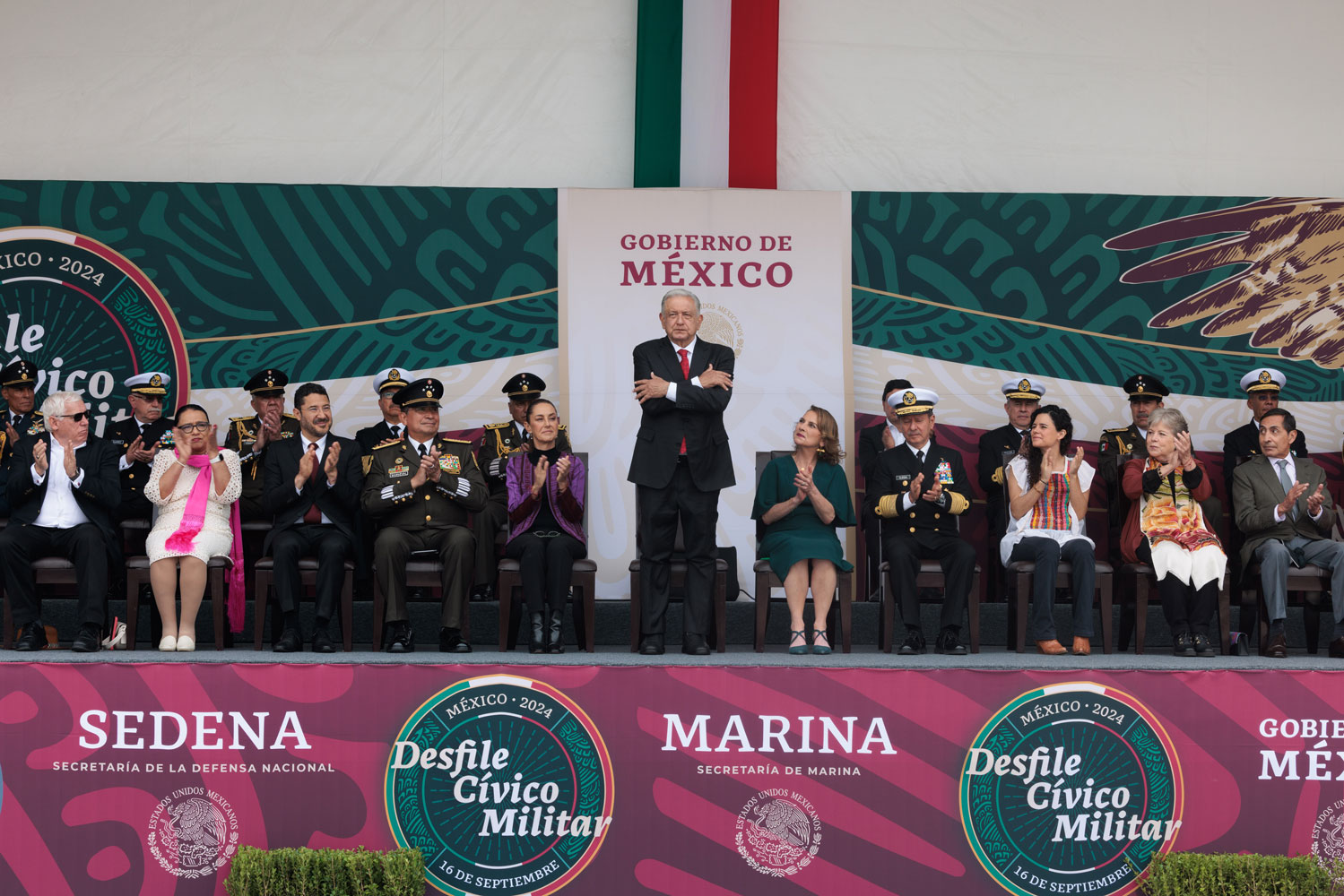 2024 09 16 Presidente AMLO Desfile Civico Militar 214 anos del Grito de Independencia Ciudad de Mexico Foto 18